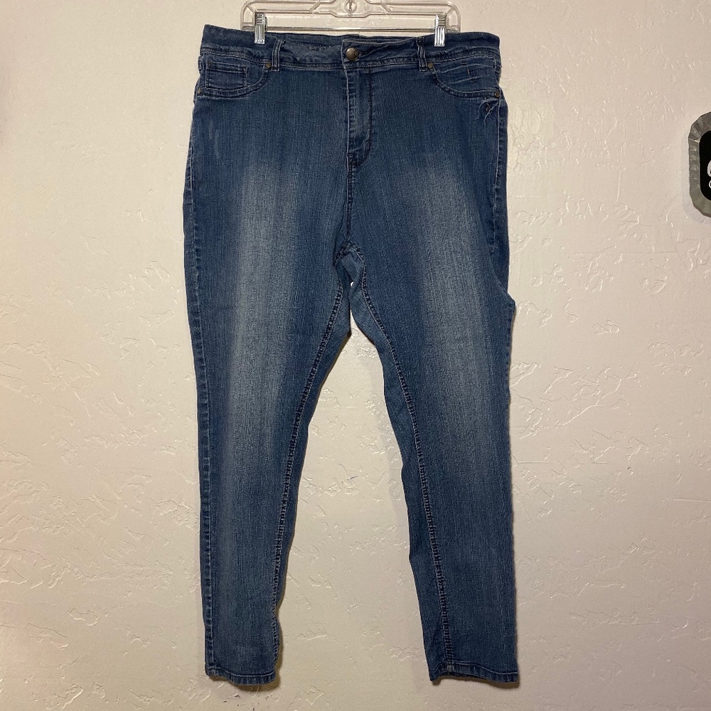 Avenue denim jeans, size 24